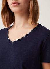 T-shirt with cable trim